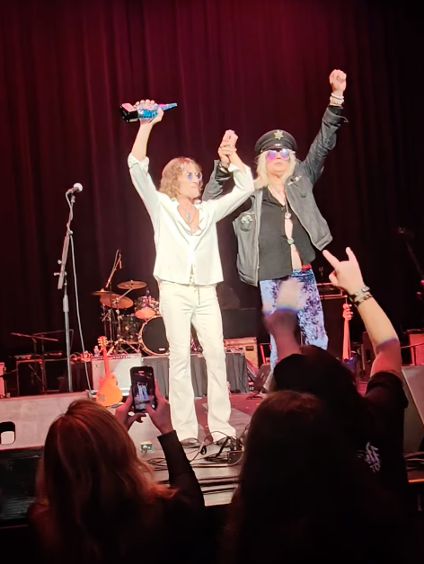 justenufffan's tweet photo. Illinois Rock and Roll Hall of Fame（2025）
殿堂入りおめでとうございます🥂🥂🥂
#EnuffZnuff
#イナフズナフ
#EZNGloryDays #FavoriteEnuffZNuff
#IllinoisRockandRollHallofFame https://t.co/le05Jj2lMF