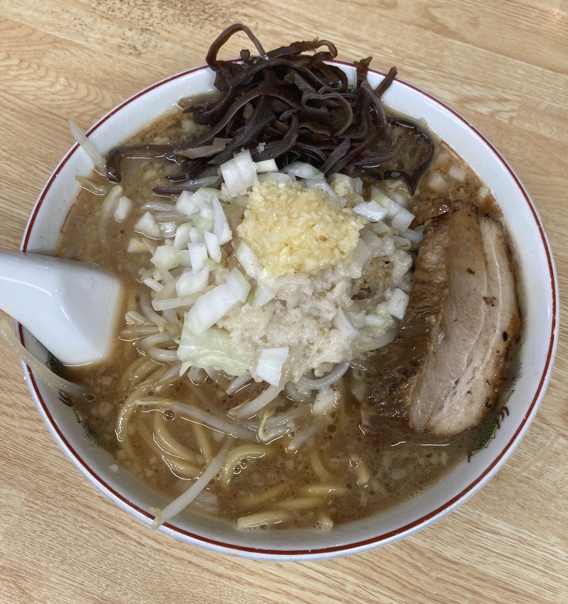 柏崎　ドカメン
子豚ラーメン

稲刈り後の夕食で。初めて来たけど美味いねココ！また来よう☺︎

#新潟ラーメン