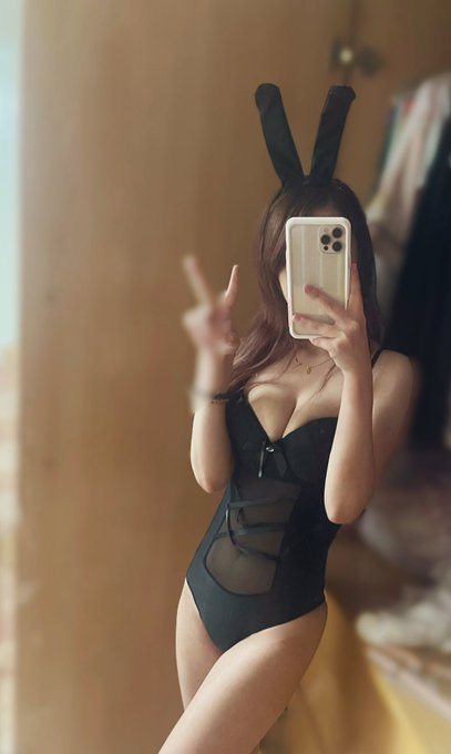 流露出我的鮑魚在你面前有你搖擺..