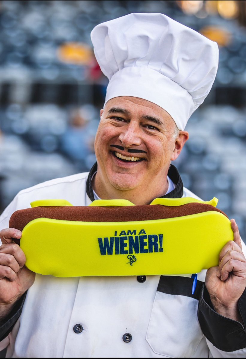 chef_saints's tweet photo. Thank you @StPaulSaints fans for another great season! Enjoy your subpar offseason hotdogs and I’ll see you in the spring! @Ushertainers #funisgood 📸@ratinthehat84 https://t.co/0iWnI3vqCs