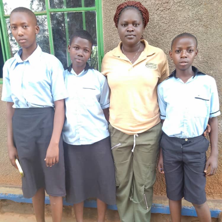 empower_bridge's tweet photo. The student visit by #CommunityImpactMaker at @KireheDistrict GS GATORE by nurturing the effort for starting the new academic year by our scholars to enhance competence and resilient in their learning journey.
#GoBack #GiveBack #EachOne #TeachOne https://t.co/NvlVRAn7jk