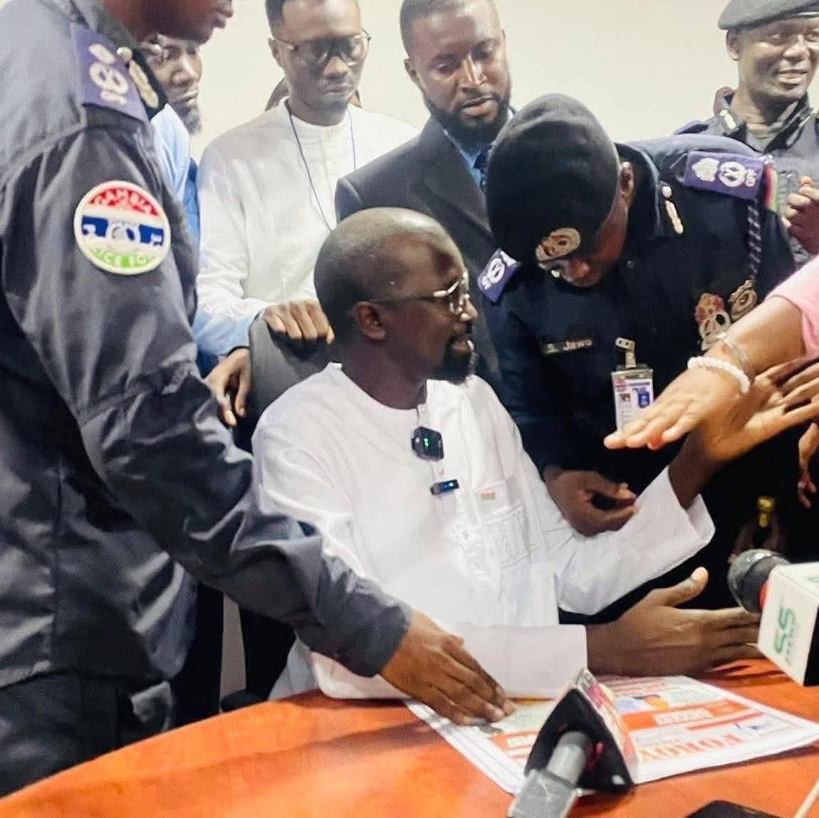Baboucarr Nyang (@al_sufism) on Twitter photo To the entire world, The Gambia Auditor General have been forcefully removed from his office after rejecting a Ministerial Position from the Barrow Administration <a href="/EUtoAU/">EU Delegation to AU</a> <a href="/USEmbassyBanjul/">U.S. Embassy Banjul</a> <a href="/Gambia_MOJ/">Ministry of Justice</a> <a href="/GambiaNYP/">National Youth Parliament-The Gambia</a> To the entire world, The Gambia Auditor General have been forcefully removed from his office after rejecting a Ministerial Position from the Barrow Administration <a href="/EUtoAU/">EU Delegation to AU</a> <a href="/USEmbassyBanjul/">U.S. Embassy Banjul</a> <a href="/Gambia_MOJ/">Ministry of Justice</a> <a href="/GambiaNYP/">National Youth Parliament-The Gambia</a>