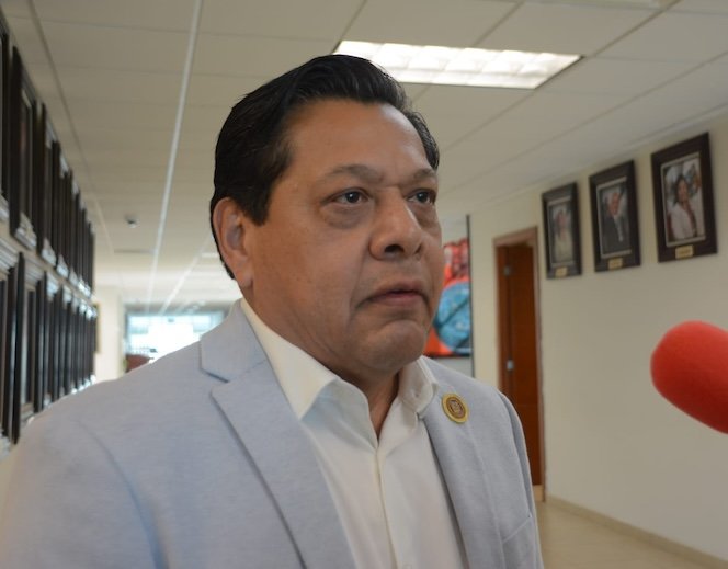 El diputado Adrián Cruz asegura que No Hay Cacería de Brujas, pero existen mas de 800 investigaciones contra funcionarios del gobierno panista de Cabeza.... y van por ellos... asi sea en Texas #Tamaulipas