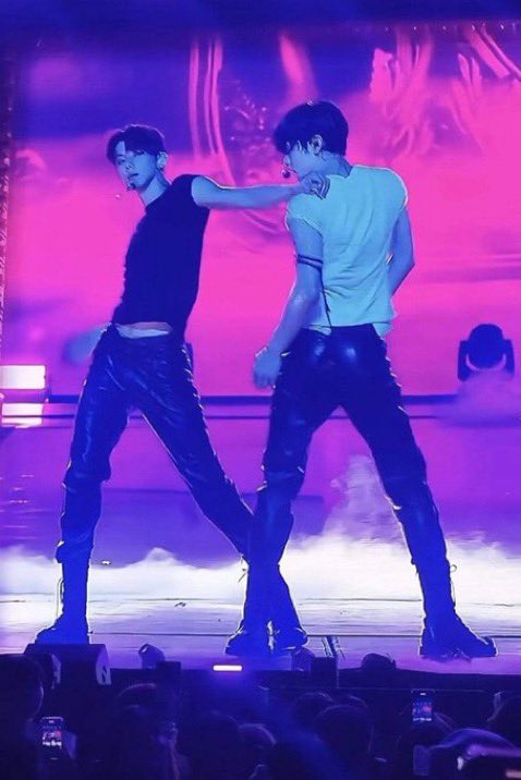 birdofmidnights's tweet photo. “yeonjun’s favorite member these days is soobin because standing next to him makes his proportions look better” oh i’m sure, visual chemistry final bosses https://t.co/SH4uarT1CN