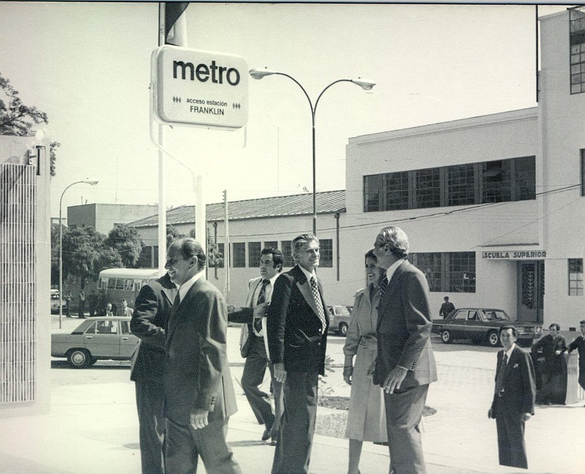 JuanCaMunozA's tweet photo. Hoy nuestro @metrodesantiago cumple 50 años!!! Felicitaciones a todas y todos quienes han conformado la gran familia Metro. Desde quienes lo soñaron, lo planificaron, lo construyeron, lo operan, nos atienden. A cada uno muchas gracias por dar vida al corazón de Santiago. https://t.co/DI1Rr16bYs