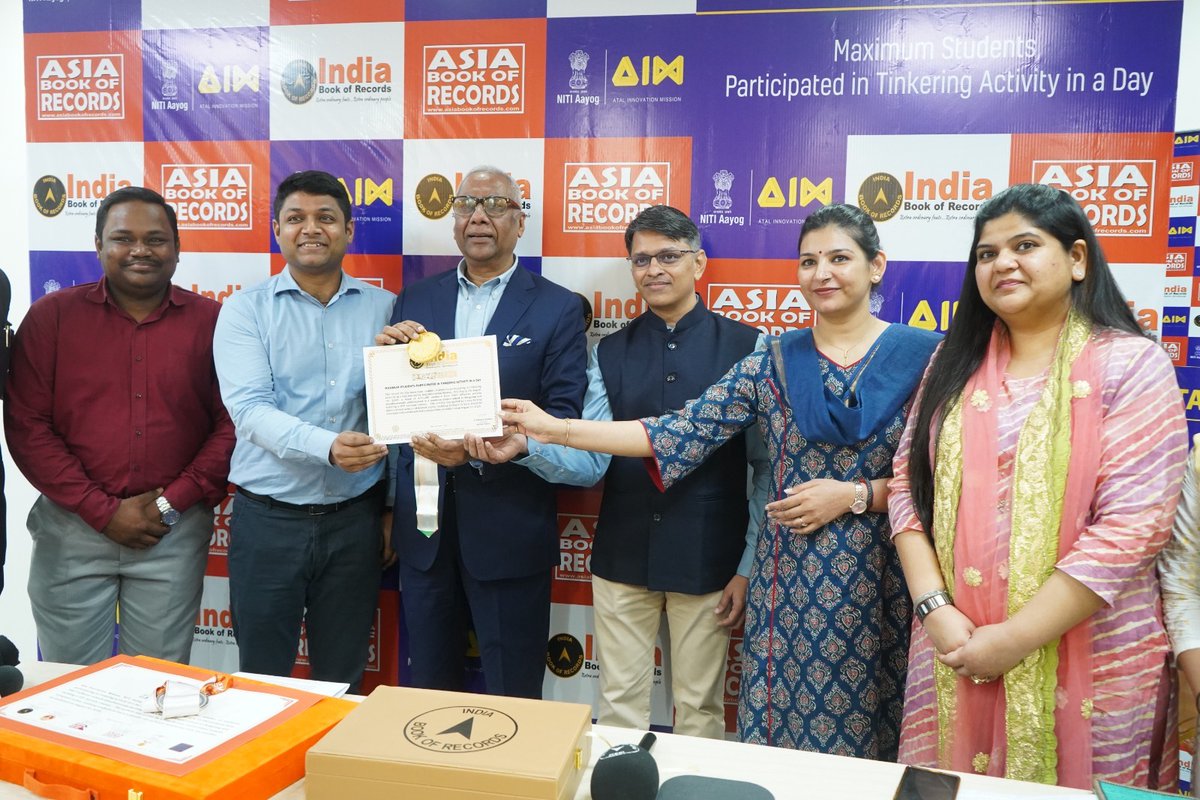 AIMtoInnovate's tweet photo. 🌟 A Record-Breaking Innovation Movement! 🌟

Mega Tinkering Day 2025 has officially entered the India Book of Records and the Asia Book of Records for the maximum number of students participating in a tinkering activity in a single day. 🎉 https://t.co/jRbUAPZehZ