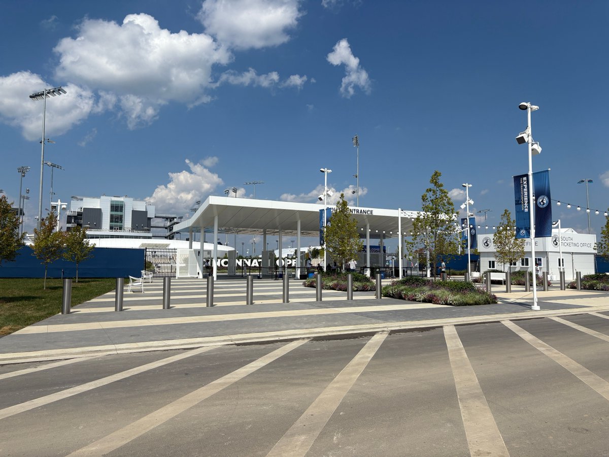 prusconstruct's tweet image. The Lindner Family Tennis Center shines thanks to the work of our incredible crews. We’re proud of what you’ve built.
#ThanksForBuilding #ConstructionAppreciationWeek #PrusProud