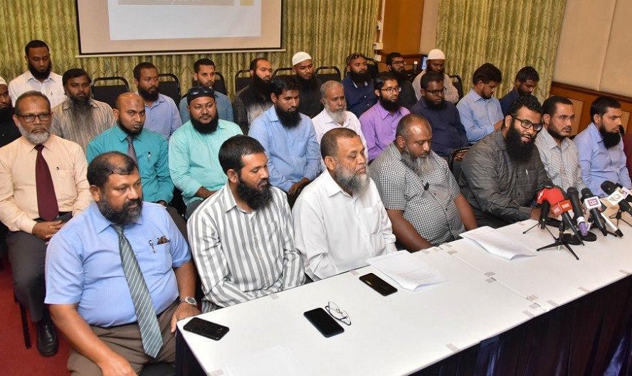 miadhuMV's tweet image. މޫނު ބުރުގާ އަޅައިގެން ވަޒީފާ އަދާކުރެވޭ ގޮތަށްހެދުމުން ދީނީ ޢިލްމުވެރިންގެ ތަޢުރީފުކޮށްފި
miadhu.mv/article/read/4…