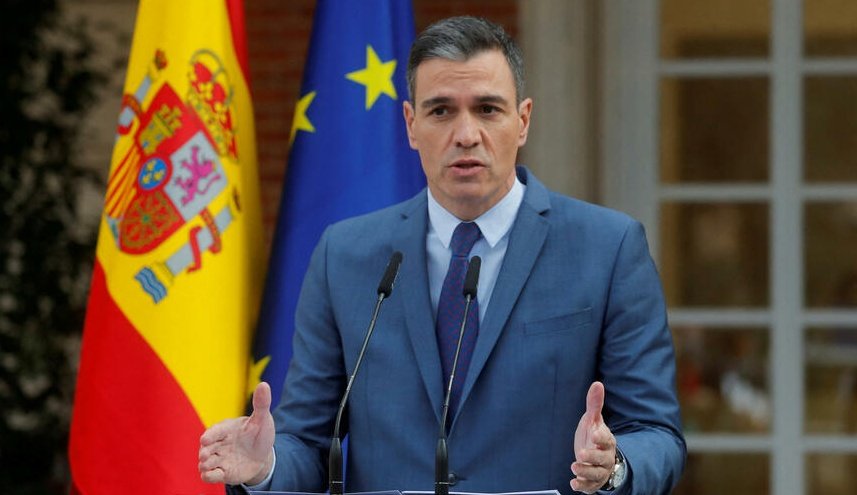 Currentreport1's tweet photo. JUST IN:

Spain's Prime Minister says that as long as barbarism continues, Israel should not participate in any international competition.

Spain has also cancelled a $763,000,000 defense deal with Israel. https://t.co/lP09eNZ5q6
