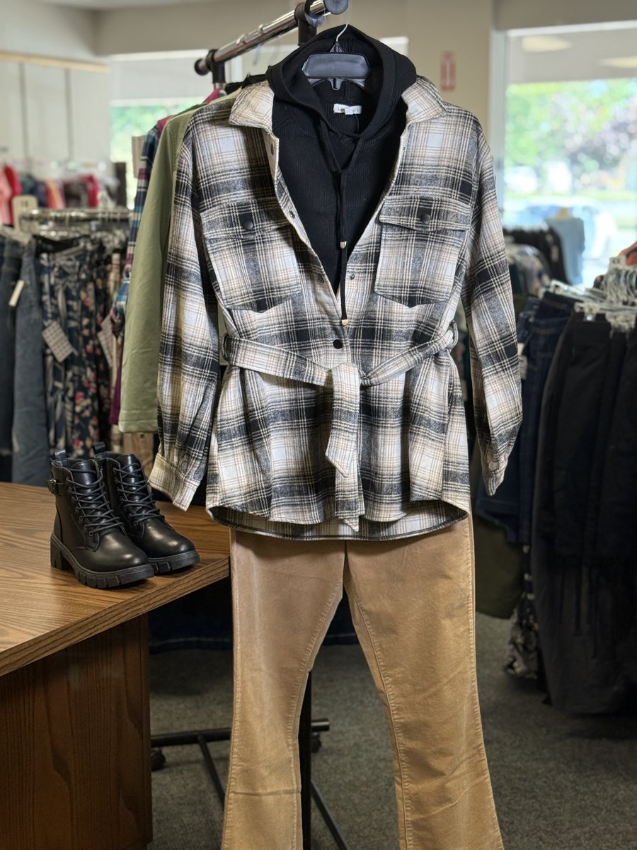 LabelShopper's tweet image. Fall is calling, and so is your wardrobe refresh 🍁 Whether it’s sweaters, boots or easy everyday layers, these outfits are ready for everything the season brings.

#labelshopper #fall #outfits #falloutfit