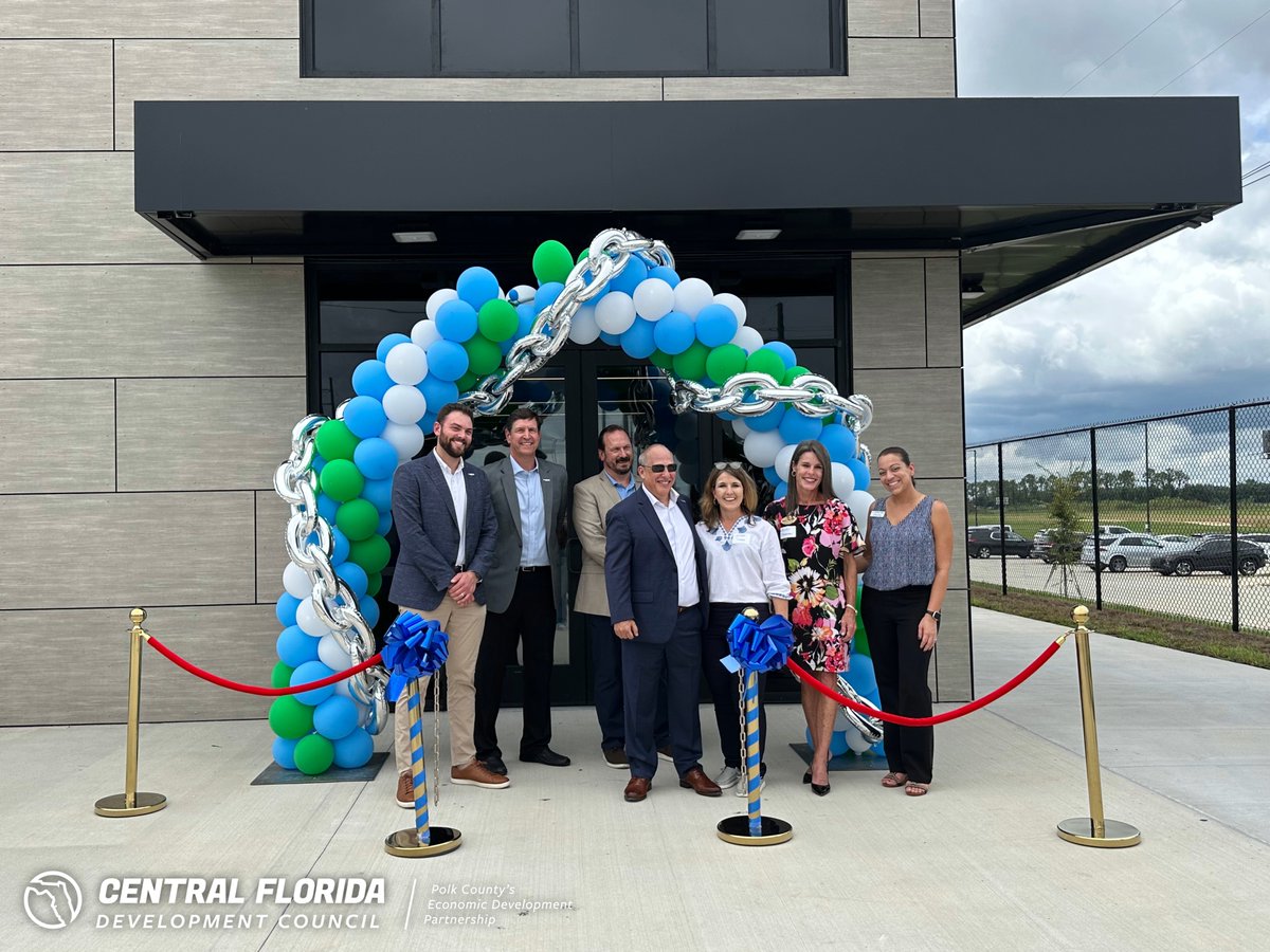 CFDCPolk's tweet image. Last week, RealCold hosted a unique chain-cutting ceremony to celebrate their brand-new 386,000 sq. ft. cold storage facility in Polk County—right along I-4!

A key addition to Polk County’s growing supply chain ecosystem. ❄️🚛 #EconomicDevelopment #PolkCounty #ColdStorage