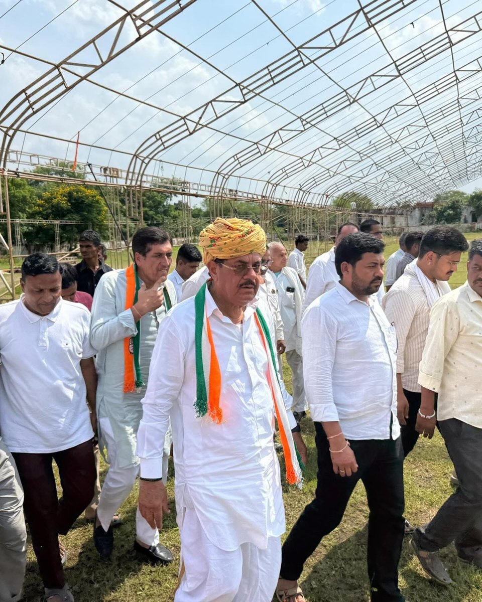 UdailalAnjana's tweet photo. आज ब्लॉक कांग्रेस कमेटी बेगू-रावतभाटा द्वारा आयोजित किसान सम्मेलन के सभा स्थल का निरीक्षण किया।

किसान का हक़ – किसान का सम्मान! ✊🌾

📍 स्थान : खेल मैदान, बोराव (रावतभाटा)
📅 दिनांक : 17 सितम्बर 2025
⏰ समय : दोपहर 12 बजे

@INCRajasthan https://t.co/nOX05eu0sQ