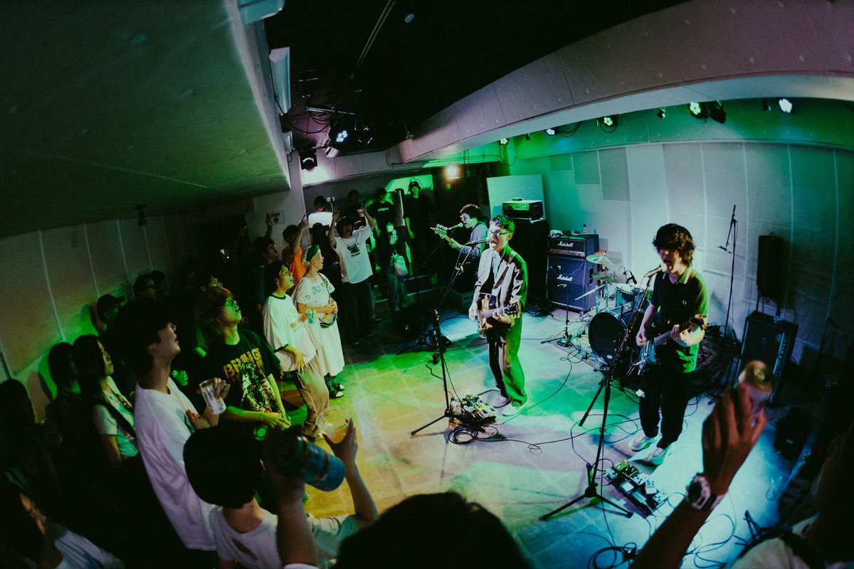 chaz__official's tweet photo. 2025.9.14 set list at.立川COSMICHALL

「SO YOUTH pre.
MATSURI HALL Vol.2」

1.Can't stop me!!
2.lay down
3.待ち侘びてる
4.チャズのテーマ
5.言えないよ←🆕
6.Electric the SUN!

ありがとうございました🤝🏻
次回チャズは…未定です！ https://t.co/EbxPR0rP5z