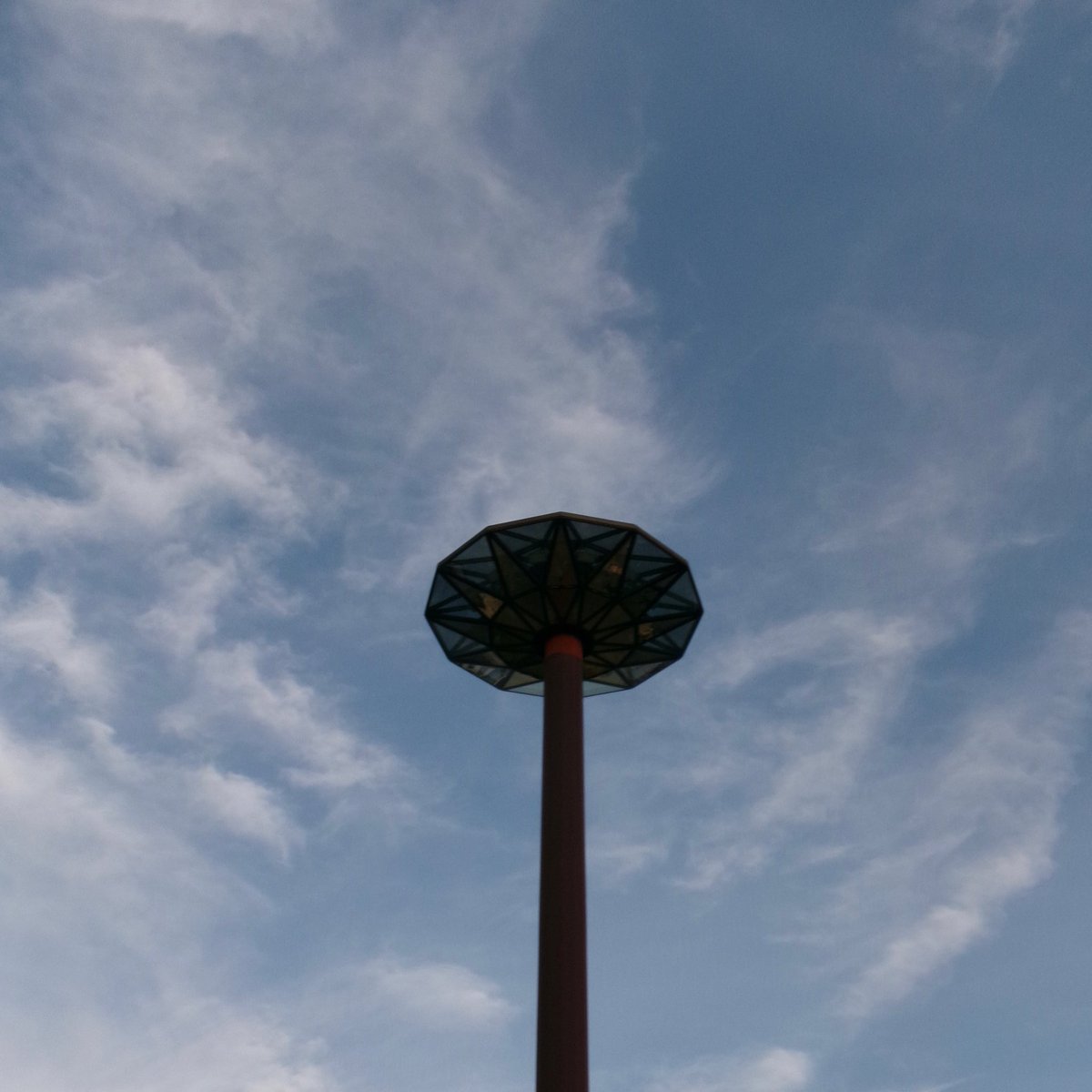 neko_pun25's tweet image. モエカさんのやさしい「みんな元気ですか？」にとても救われました…祈りみたいな音楽を本当にありがとうの気持ちです🫂✴︎
#羊文学_いまここ