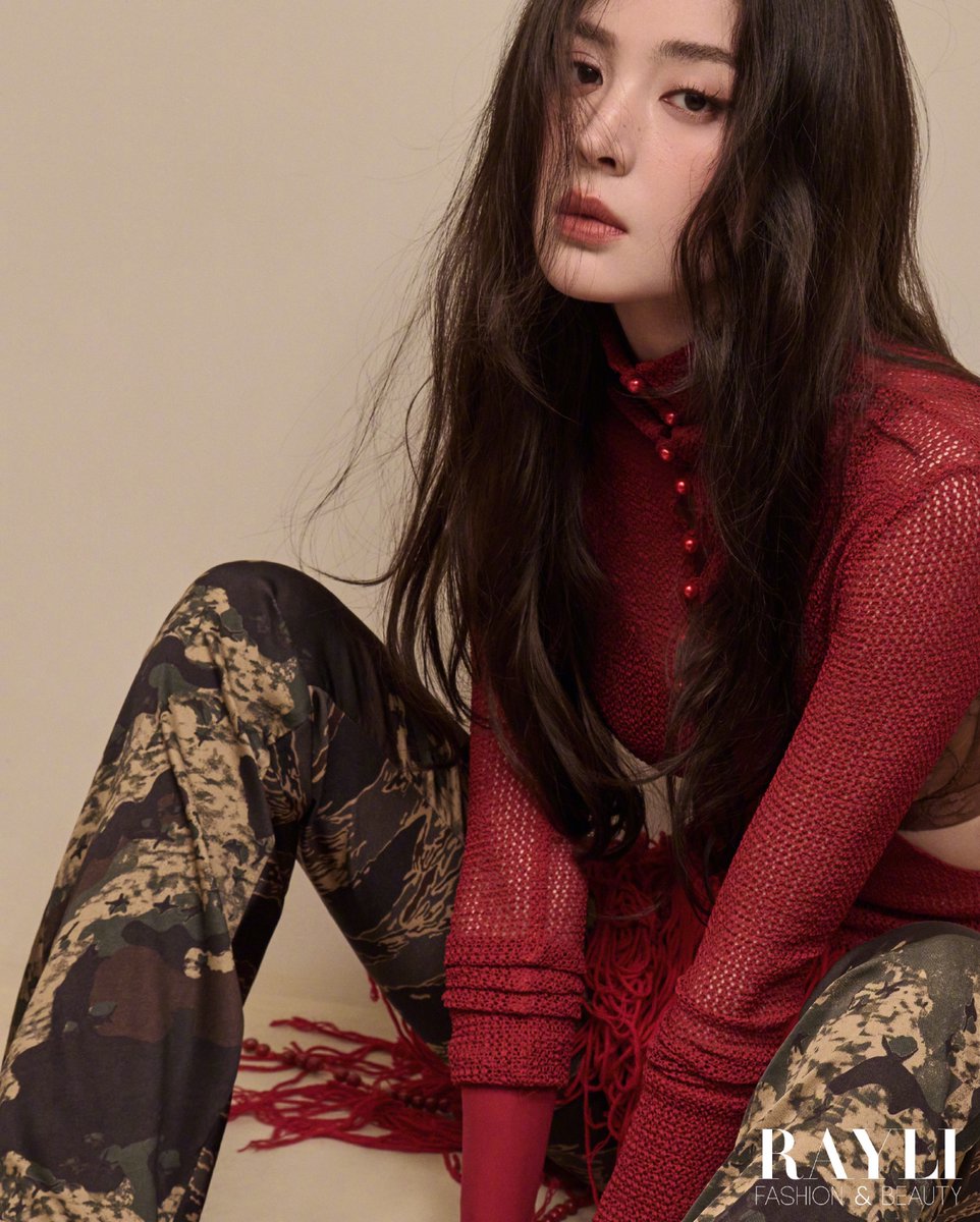 dramapotatoe's tweet photo. #Nazha takes the cover of Rayli Magazine 

Full spread - https://t.co/fX1JNz3jT0

#gulinazha https://t.co/6pEgTtNggP