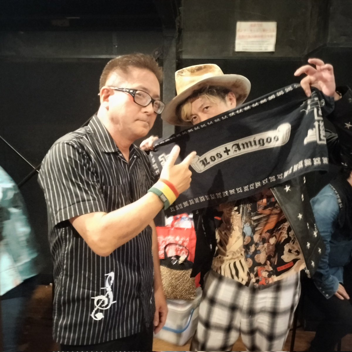 z_piratesrocks3's tweet photo. 昨日の打ち上げにて
THE→CROSS COUNTER 
KAZUKIさんと
来週、9/21 （日）町田NATTY'S にてご一緒させて頂きます。
よろしくお願いいたします⚡
#町田狂宴
#町田NATTYS
#THECROSSCOUNTER https://t.co/SEtxebN9po