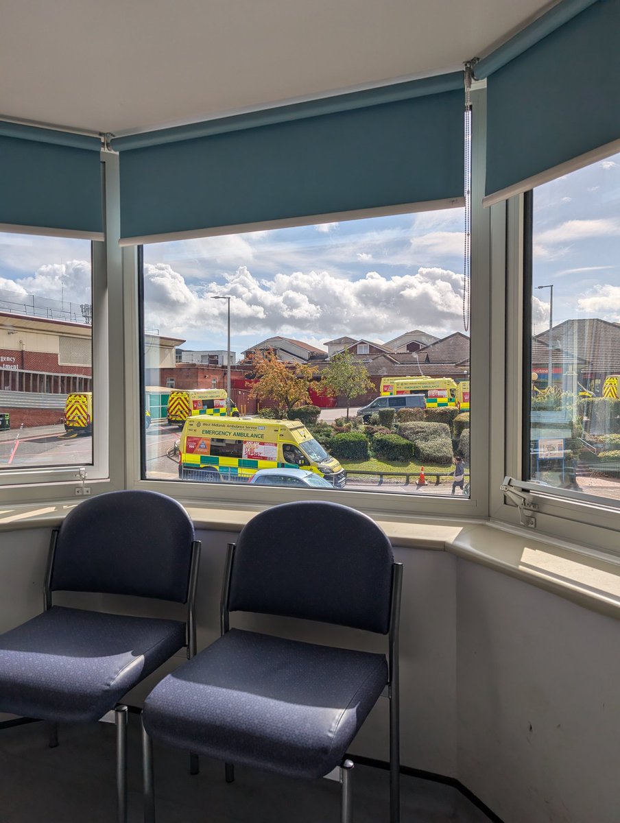 My lovely view today as l wait in the Heartlands gyne unit to have my infection &amp; now open wound sorted out! Thankfully not many ppl in the queue as this is surprisingly painful but l know they'll look after me. Look after yourselves everyone! Love you all 💙