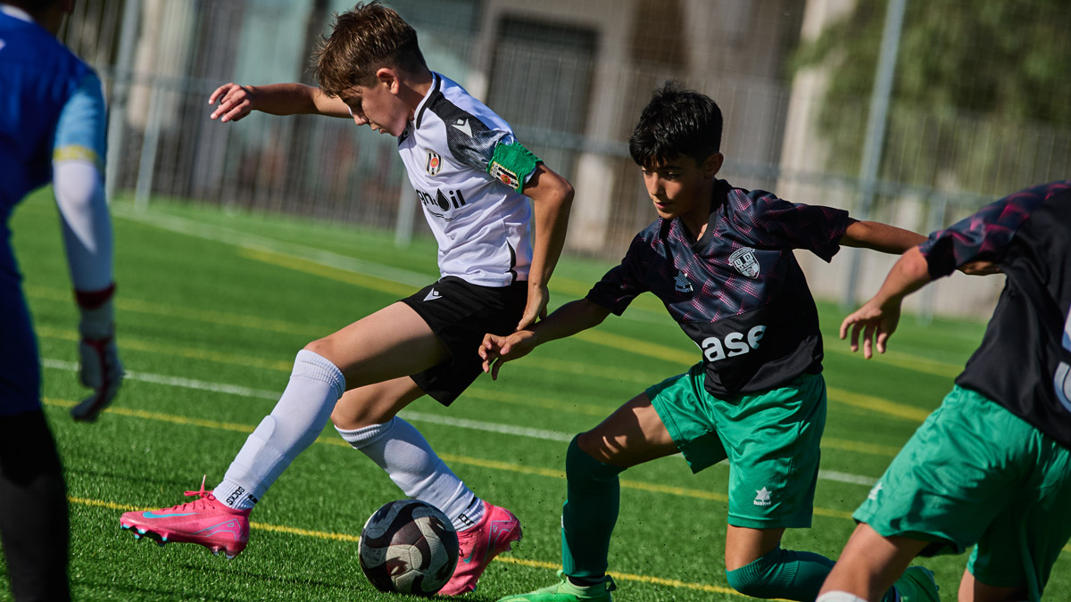 ⚽🧒 | #FútbolBase |

📌Publicados los 📄𝐋𝐈𝐒𝐓𝐀𝐃𝐎𝐒 𝐏𝐑𝐎𝐕𝐈𝐒𝐈𝐎𝐍𝐀𝐋𝐄𝐒 de equipos inscritos en las siguientes categorías para la Temporada 2025/2026:

🔹𝟐ª 𝐂𝐚𝐝𝐞𝐭𝐞 𝐅𝟏𝟏
🔹𝟐ª 𝐈𝐧𝐟𝐚𝐧𝐭𝐢𝐥 𝐅𝟏𝟏
🔹𝟐ª 𝐀𝐥𝐞𝐯𝐢́𝐧 𝐅𝟕
🔹𝟐ª 𝐁𝐞𝐧𝐣𝐚𝐦𝐢́𝐧 𝐅𝟖