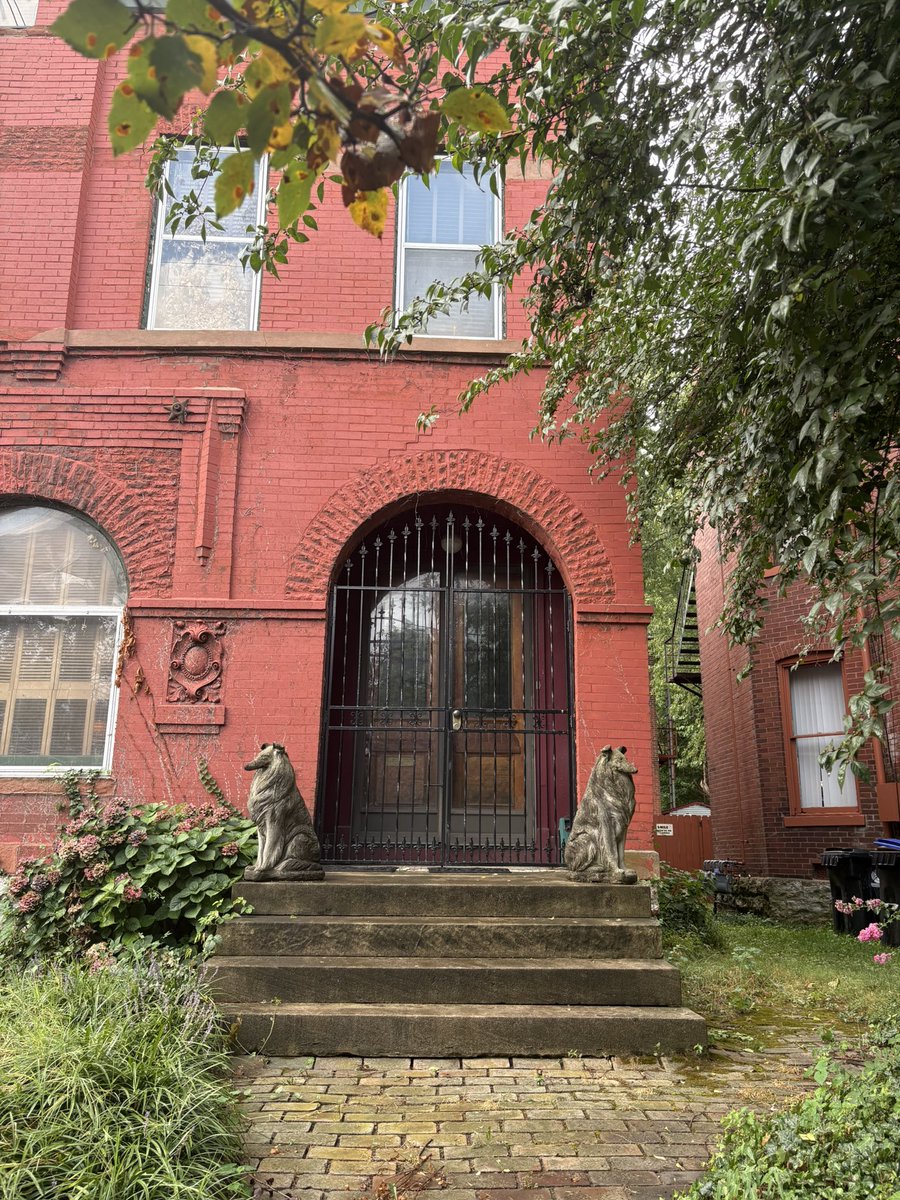 OKStackhouse's tweet image. Walked around Louisville, KY before a rain storm