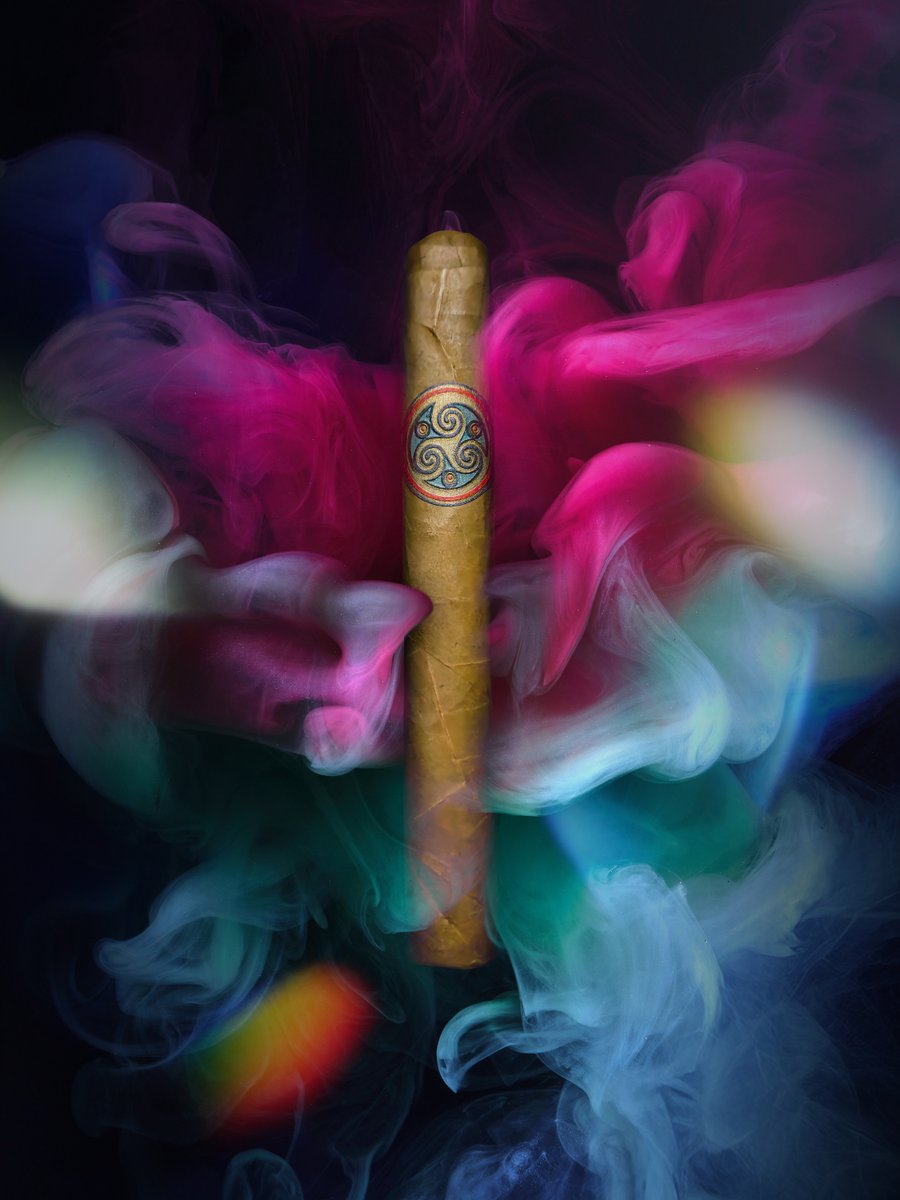 mbombaycigars's tweet photo. Smoke becomes art.
The Gaaja Toro—20 years of aging, one unforgettable cigar.
#MBombayCigars #GaajaToro #AgedToPerfection https://t.co/5B0KZX7RHa