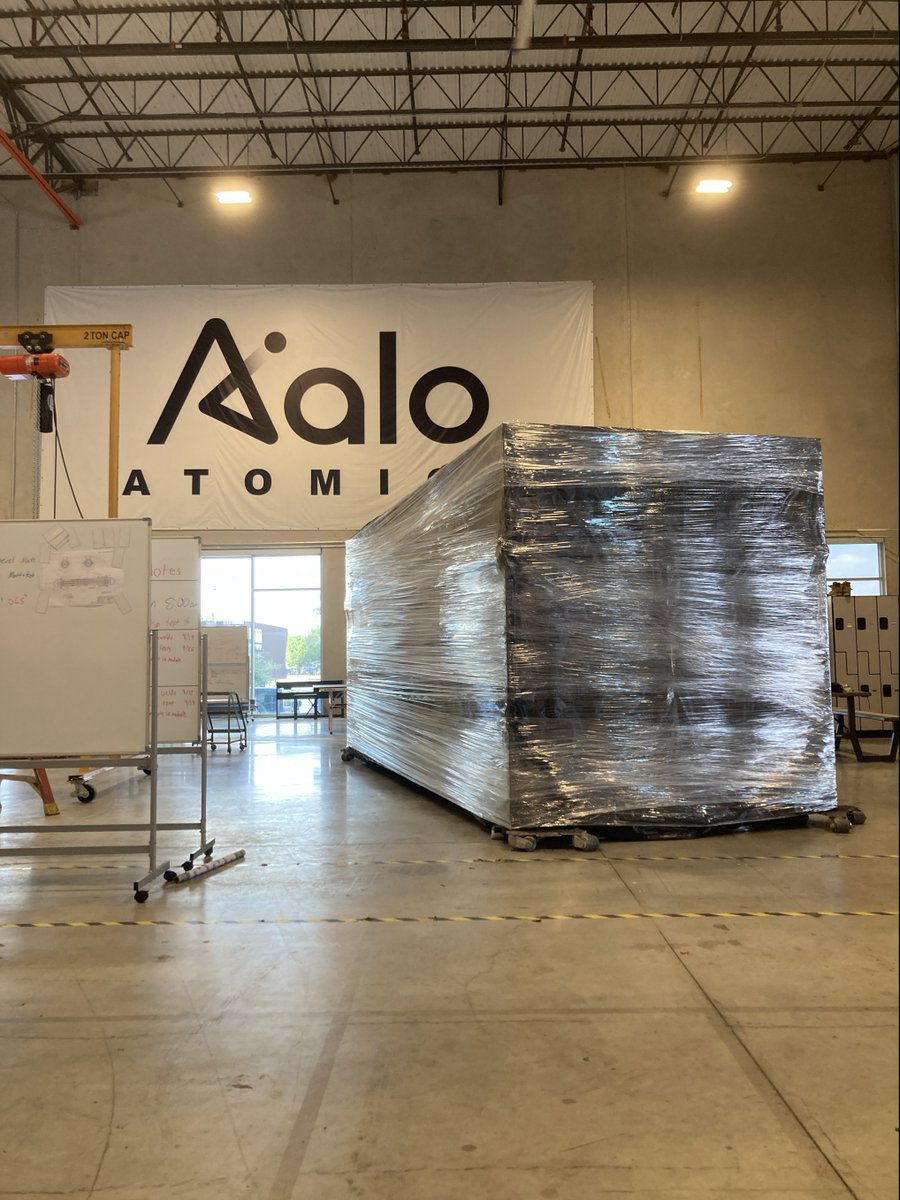 Congrats to our team on shipping out the FIRST module from Aalo Factory! 

This is a sodium component test loop, on its way to our test lab at Idaho. Designed, built and tested by <a href="/AaloAtomics/">Aalo Atomics</a>. Will share more on this. 

Up next: Ship out modules for a real nuclear reactor 🦾