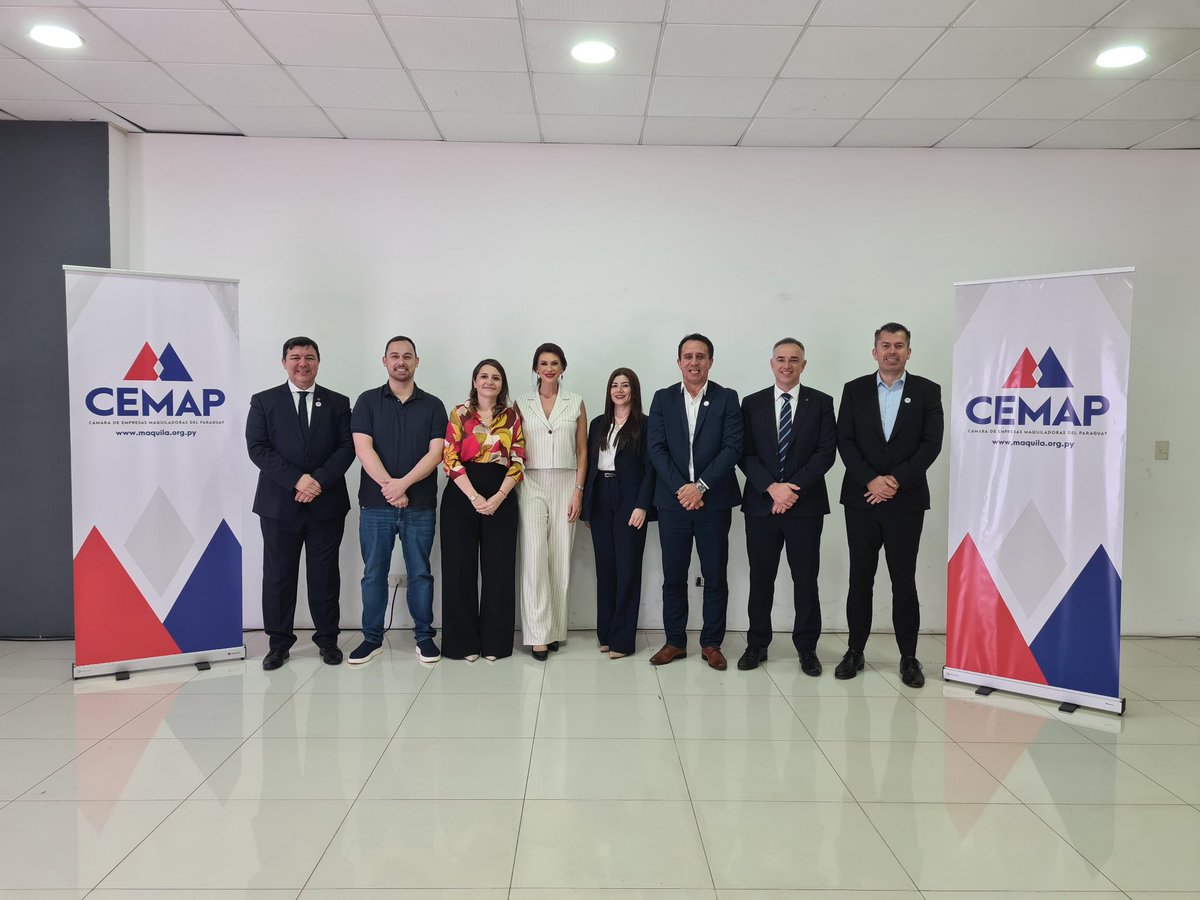 📌 Reunión Directiva CEMAP 
Una jornada de planificación y proyección de todo lo que se viene para el sector maquila.
El compromiso y la fuerza de este gran equipo nos impulsan a seguir creciendo.

¡Vamos con todo!💪🇵🇾

#CEMAP25 #MaquilaParaguay #CalidadAlMundo #MaquiladoElFuturo