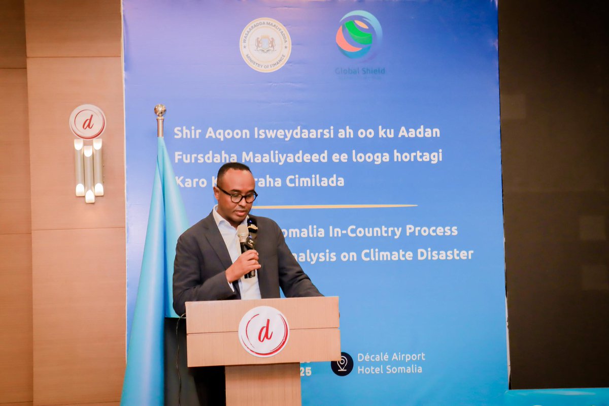 SoDMA_Somalia's tweet photo. 3/4 Commissioner Mahamuud stressed that climate-related disasters are intensifying, making it vital for Somalia to secure sustainable and long-term financial support to prepare for and manage these risks.
#Resilience #ClimateCrisis https://t.co/2r6MlemBHw