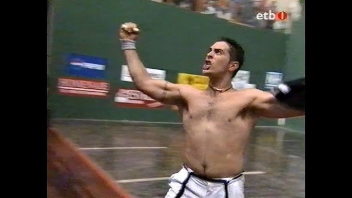 <a href="/IbaiLlanos/">Ibai</a> Siempre de Mikel Goñi.