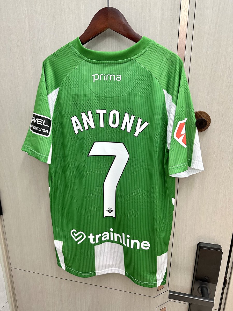 👕🐐7️⃣ SORTEO de la camiseta de ANTONY

⚠️ PASOS:

1️⃣ Seguir a <a href="/fanaticsbetis/">Noticias sobre el Real Betis Balompié</a> y <a href="/Cam11sFutt/">Cam11sFut👕⚽</a>
2️⃣ Dar RT a esta publicación
3️⃣ Mencionar a 2 o más amigos

🎁 El ganador se anunciará antes del partido de la UEL (27/09 | 19:00 h).

🍀 ¡Mucha suerte a todos!