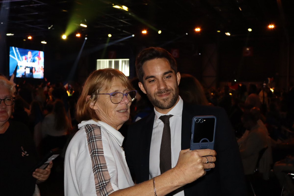 Thomas Ménagé (@thomas_mng) on Twitter photo 📸 Retour sur les Estivales de Bordeaux
Un grand meeting populaire aux côtés de <a href="/J_Bardella/">Jordan Bardella</a> et <a href="/MLP_officiel/">Marine Le Pen</a> pour conclure cet intense week-end de formation de nos élus, cadres et candidats.
Nous sommes à l’aube de l’inéluctable alternance. Le changement n’attend plus ! 📸 Retour sur les Estivales de Bordeaux
Un grand meeting populaire aux côtés de <a href="/J_Bardella/">Jordan Bardella</a> et <a href="/MLP_officiel/">Marine Le Pen</a> pour conclure cet intense week-end de formation de nos élus, cadres et candidats.
Nous sommes à l’aube de l’inéluctable alternance. Le changement n’attend plus !