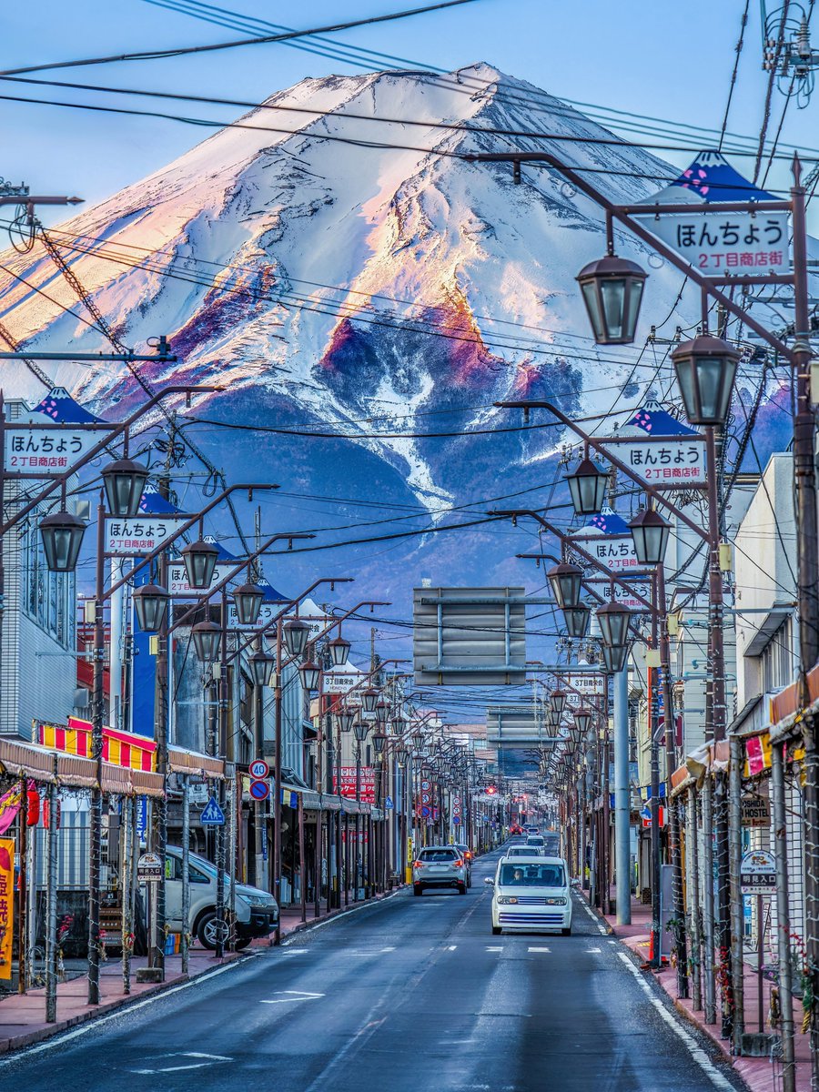 aybena's tweet photo. 富士山の街 https://t.co/poOnKjMo6L