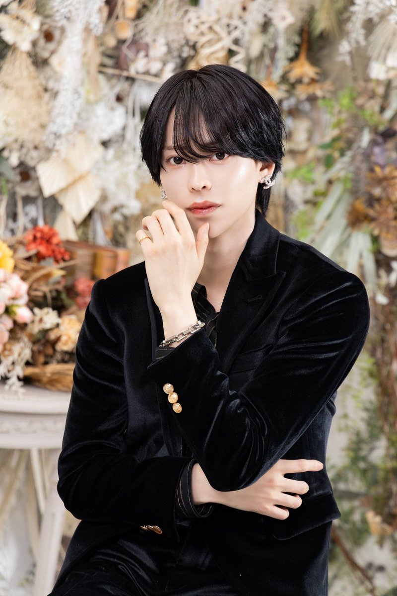 🐦‍⬛🐦‍⬛🐦‍⬛

#自撮り界隈 #自撮り #美男美女と繋がりたい　#ホスト #いいね返し #自発ください #メンコン　#メン地下 #いいねした人全員フォロー #コンカフェ #歌舞伎町 #歌舞伎