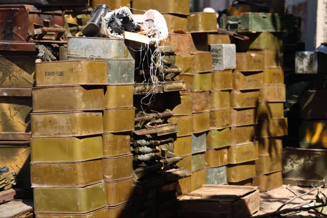 أسلحة وذخائر ضبطتها وزارة الداخلية بالتعاون مع وزارة الدفاع خلال العملية الأمنية المشتركة في ريف #دمشق الغربي، شملت كميات كبيرة من الأسلحة الثقيلة والخفيفة، إلى جانب ذخائر متنوعة كانت معدّة للتهريب خارج البلاد.

#الجمهورية_العربية_السورية
#وزارة_الداخلية
#سوريا