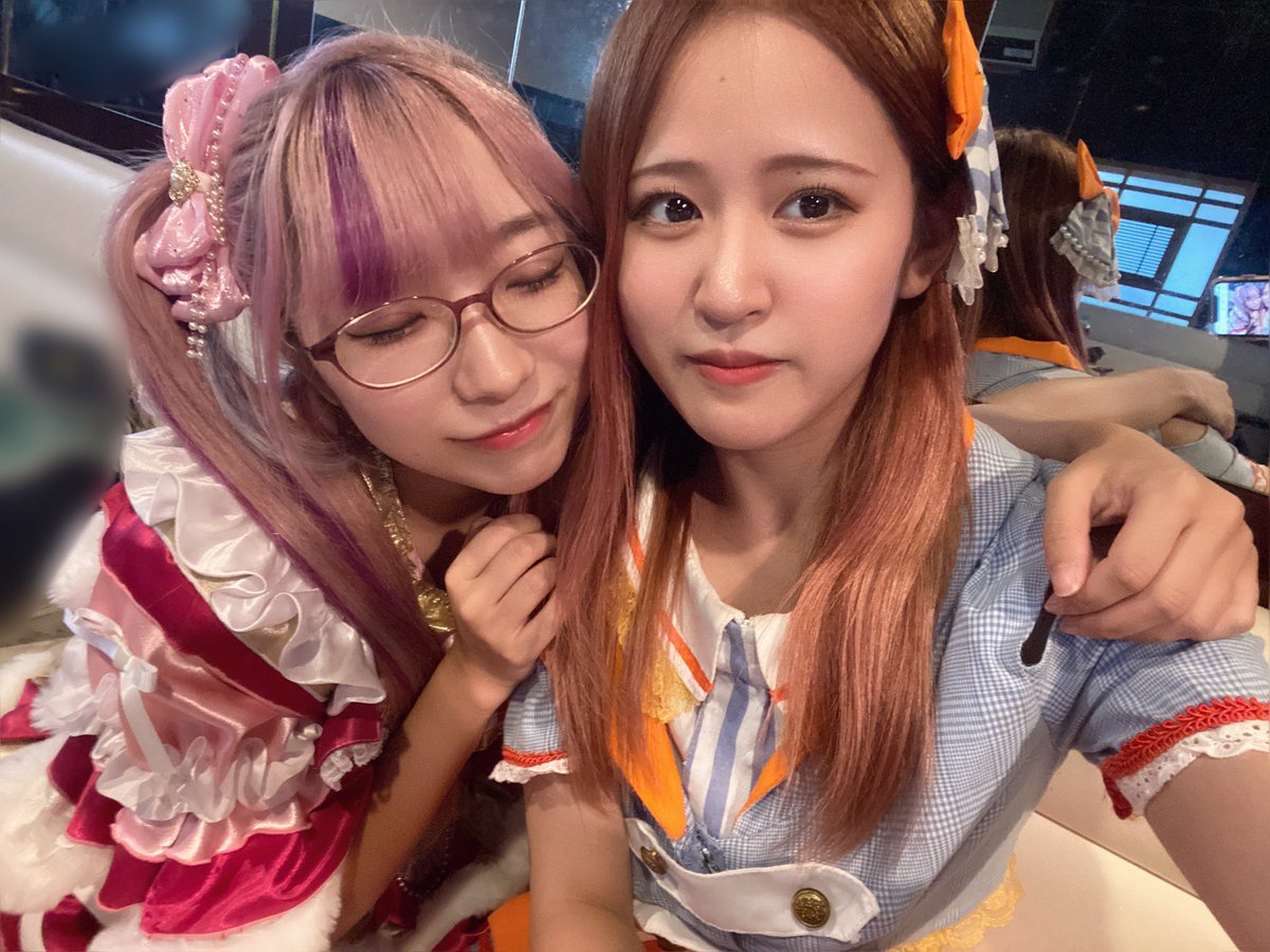TOP_miyuu's tweet photo. 昨日は久しぶりのライブ会いに来てくれてありがとう〜🫶

疲れすぎてたみたいで帰ったら寝ちゃってた笑

ほんとに沢山の人が会いに来てくれて嬉しかったしみんなでライブ出来てめっちゃ楽しかったし15分が一瞬だった；；

↓これは自撮りしようとしたら抱きついてきたりんかﾁｬﾝ https://t.co/YkqMcpplvS