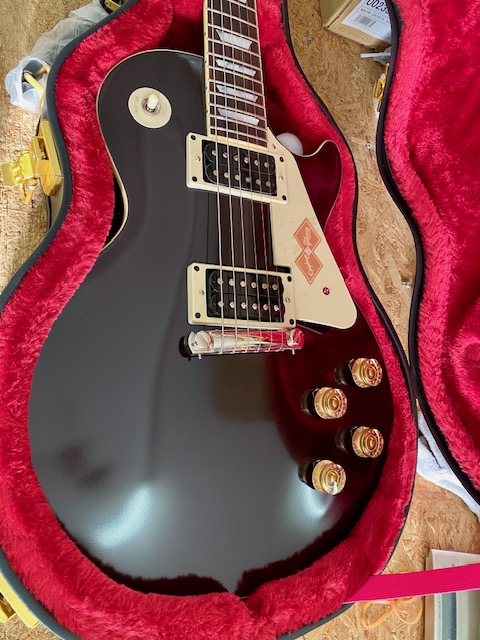 Koeido_Gakkiten's tweet photo. ジェフベックモデル!伝説のオックスブラッドを再現したEpiphone Jeff Beck Oxblood 1954 Les Paul Oxbloodが入荷しております。
https://t.co/GjhcLKlP9m
#jeffbeck #oxblood #ジェフベック #エピフォン #小樽 https://t.co/lqIuuNhZLB