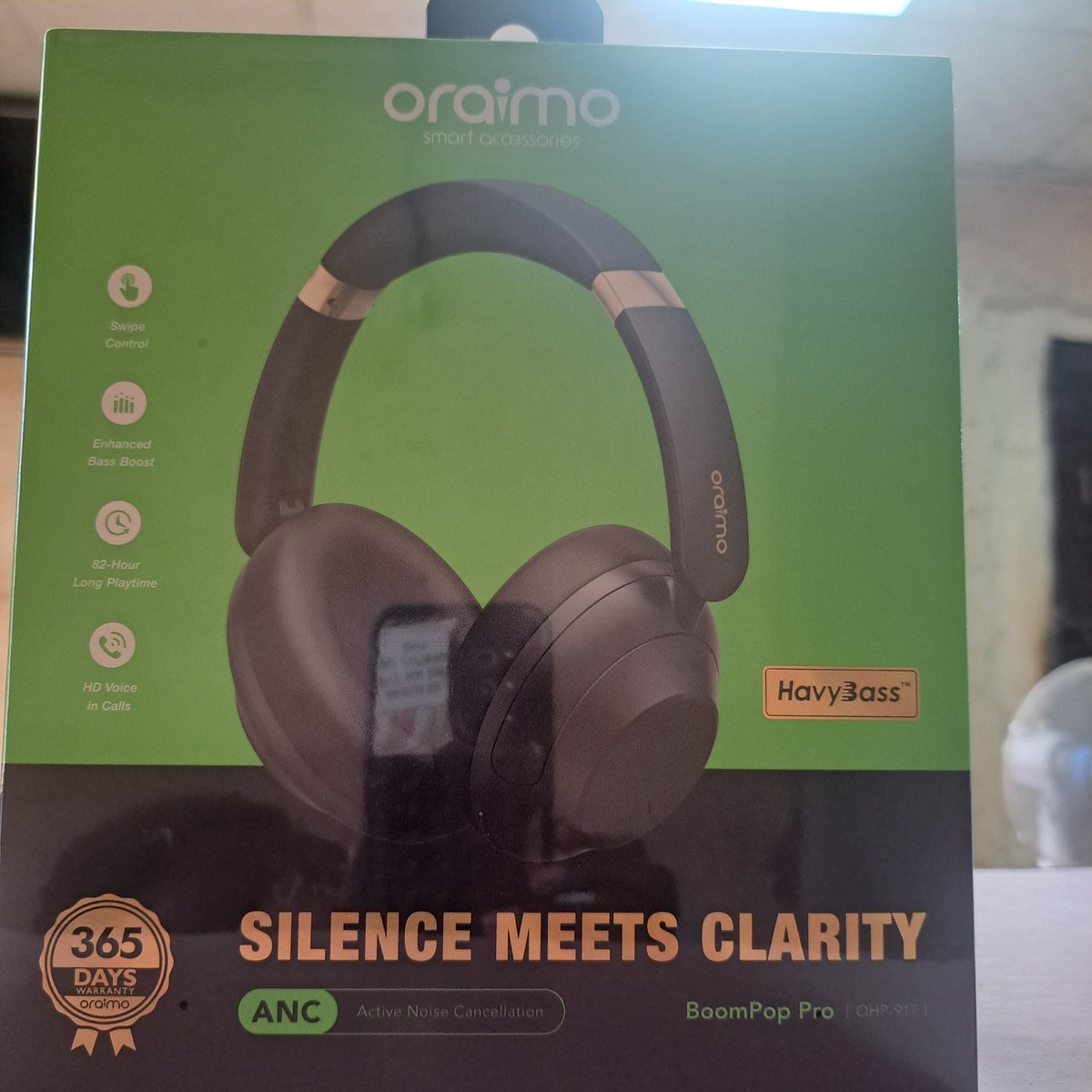 g_recharge's tweet photo. Price: 53,000 naira
Oraimo Boompop headset
Active noise cancellation, clear voice in call
Swipe control
82 hours long playtime https://t.co/I6VO8f9Lv8