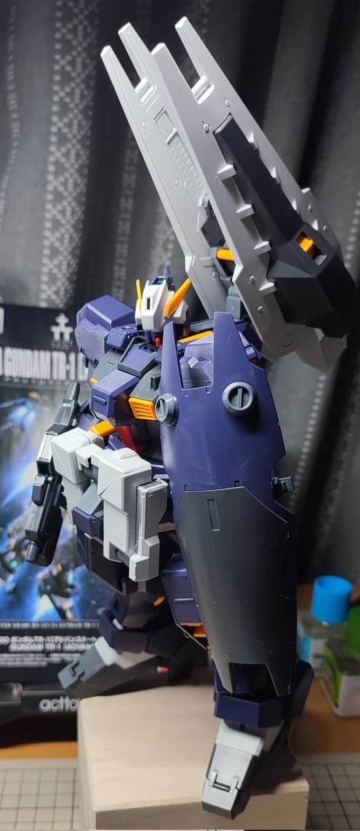 パチ組終わりました。(やっと終わった)
本作品は、ヤスリがけをテーマに製作しようと思います。塗装はしないかも。