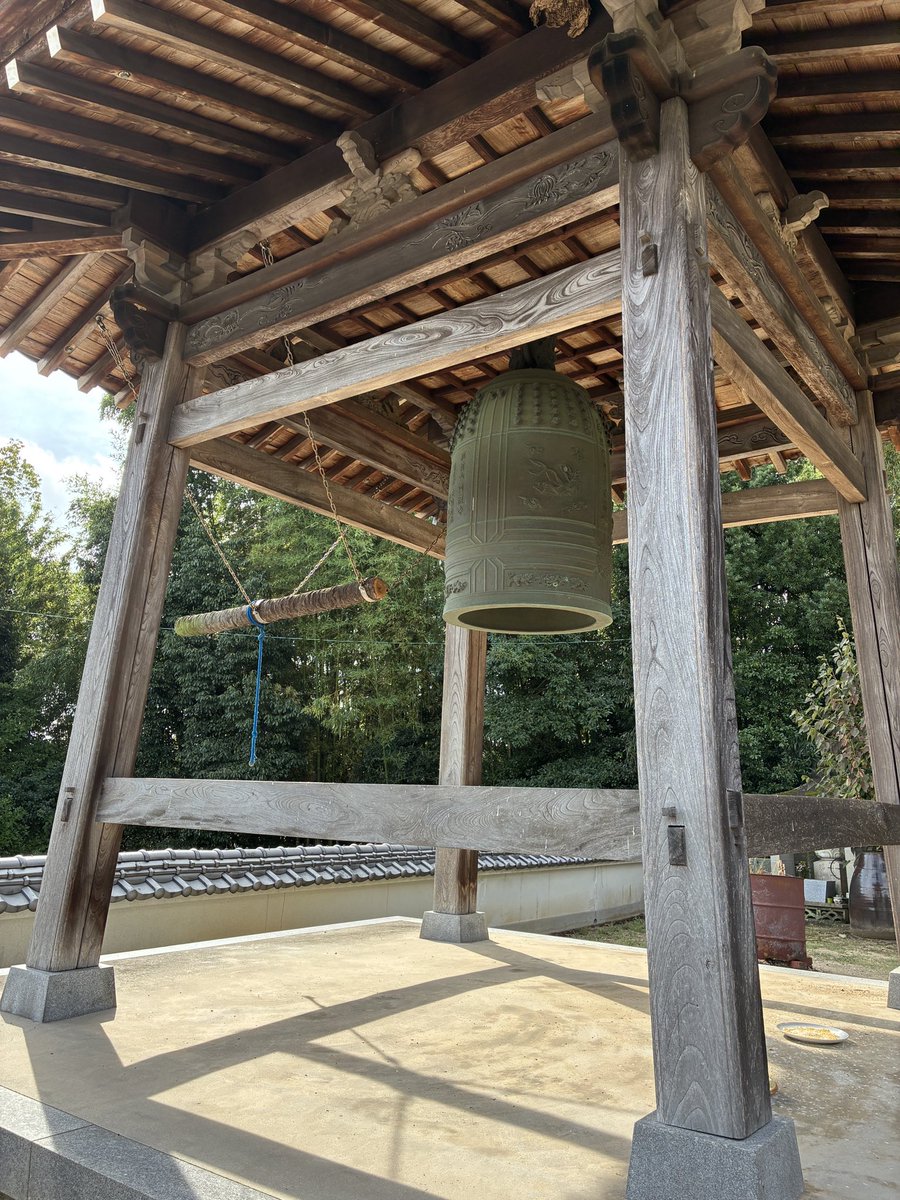 ToruGuide's tweet image. I practiced Zen with my mentor monk at Endhoji Temple while I was in Imabari, my dad’s hometown, for a week. It helped me refresh my mind and feel comfortable. I know I’m still very far away from reaching enlightenment, but I like the moment when I sit in the temple's worship…