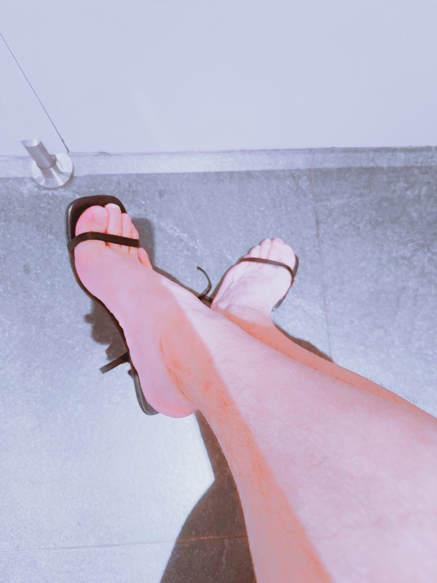 ImAnoobhhh's tweet photo. 哥哥来借我的角磨机吧🥹 https://t.co/3TNhtMWd4r