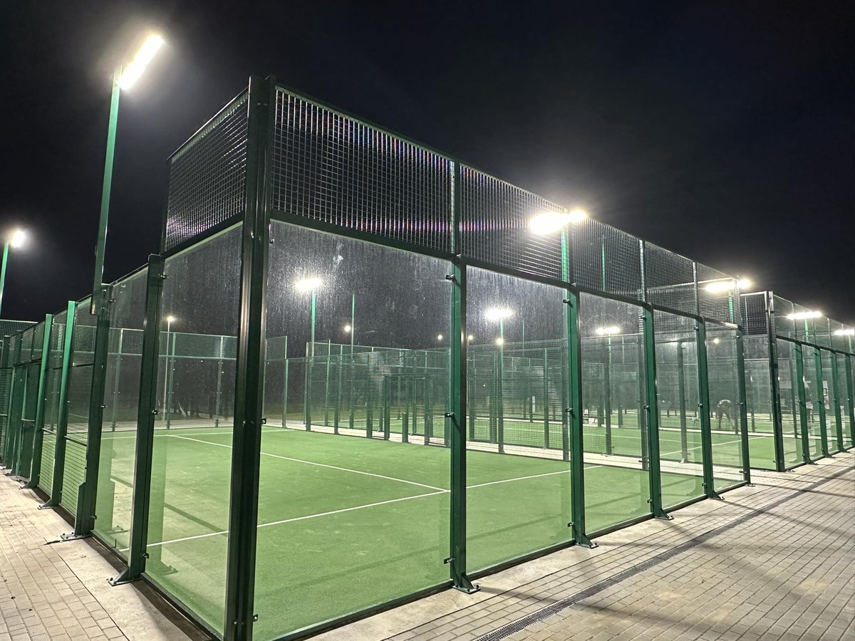 Super news! 📷 Już można grać w padla 📷 na czterech oświetlonych kortach w Ośrodku Sportowym Zawady 📷

Więcej informacji o kosztach i zasadach korzystania z kortów do padla na stronie: bit.ly/48a8PAW