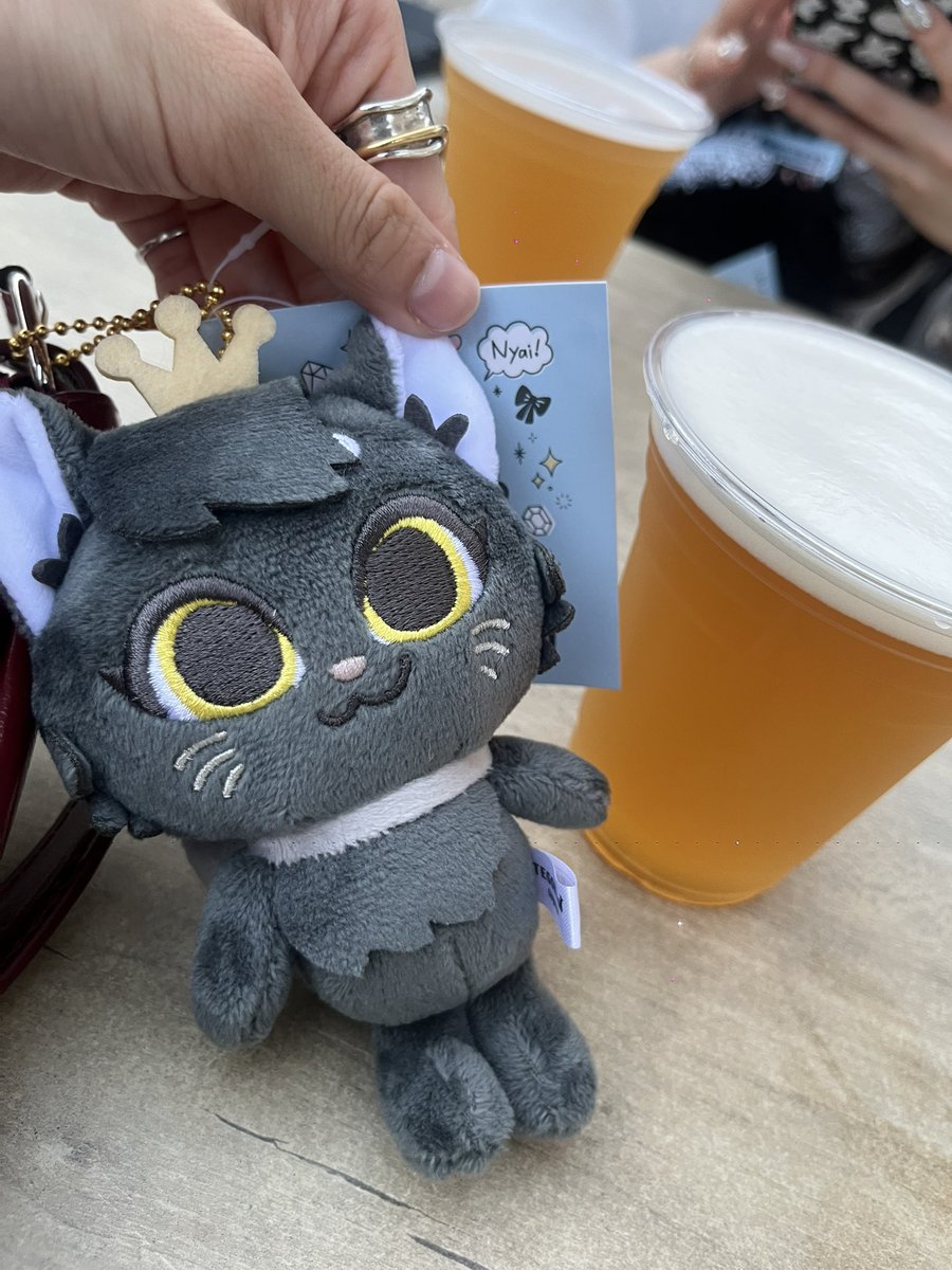 買うはずじゃなかったグッズをつい買ってしまうのがオタクですね