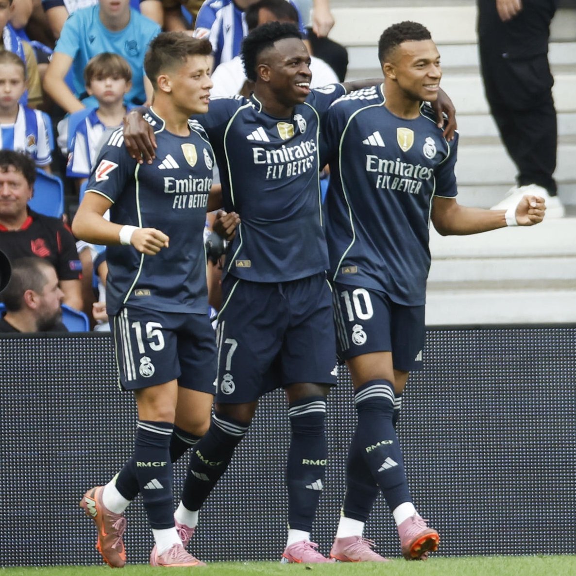 🌍 SORTEO INTERNACIONAL

💥 Vuelve la Champions y por ello voy a REGALAR 1 CAMISETA con PARCHE de Champions y JUGADOR a ELEGIR entre los que:

- Den RT a este tuit.
- Sigan a <a href="/AlberrtoRM2/">(fan) Aʟʙᴇʀᴛo</a> y <a href="/Ctinfo_17/">Ctinfo_17</a>.

*OPCIONAL* Mencionar un amigo (doble participación).