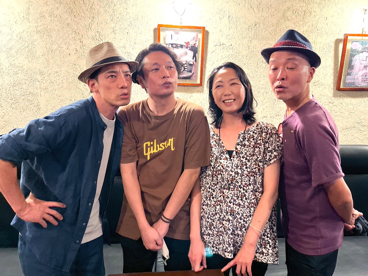 rock_senti's tweet image. おかげさまで"ロクセンチすきなひととやるライブシリーズ第30回「ロクセンチはラブハンドルズがおすき」"無事に終了しました。寄席のエッセンスを取り入れたチャレンジ構成をお楽しみいただけたなら幸いです。長丁場おつきあいいただいたみなさんありがとうございました!やまだより