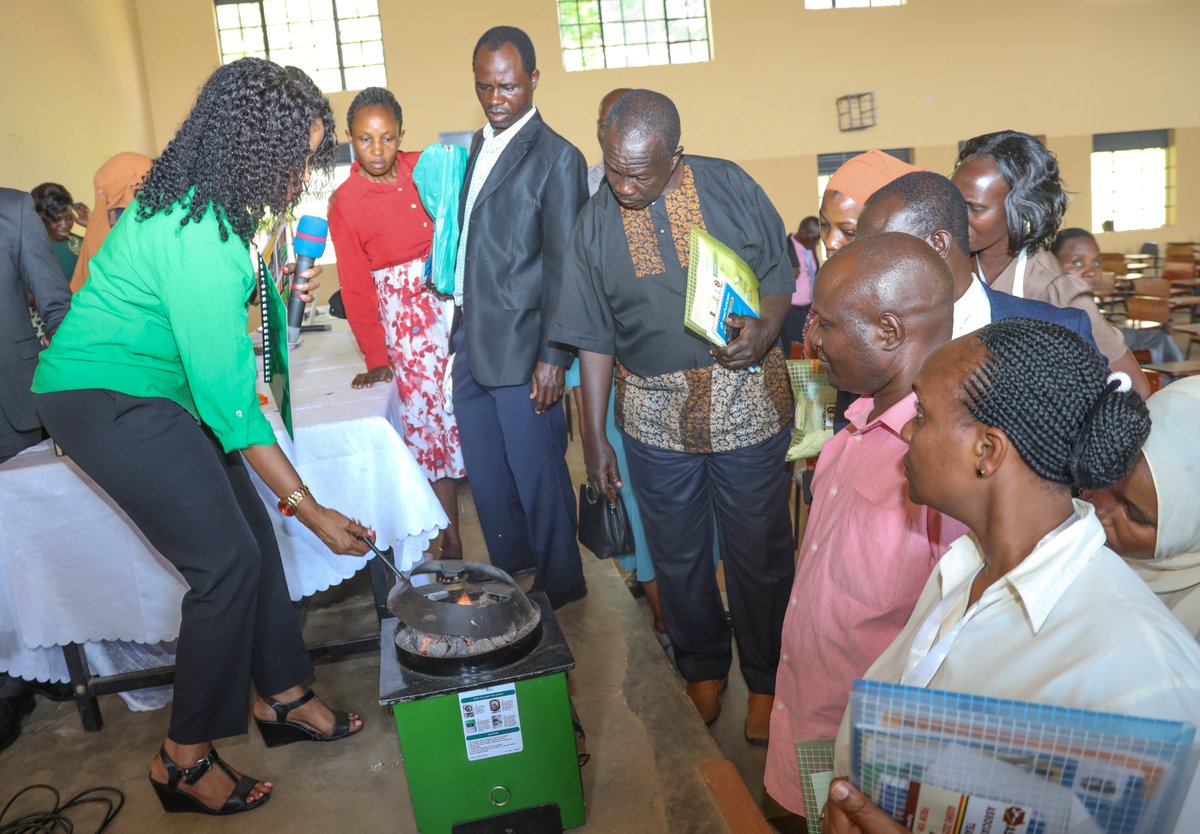 Ecostovesug's tweet image. 'Rose Twine, Innovator of Eco stove technology, urges schools to adopt to clean cooking methods like Eco stove that use volcanic rocks to cook, where she said Eco stove can reduce deforestation &amp;amp; promote sustainability.#Ecostove #sustainability