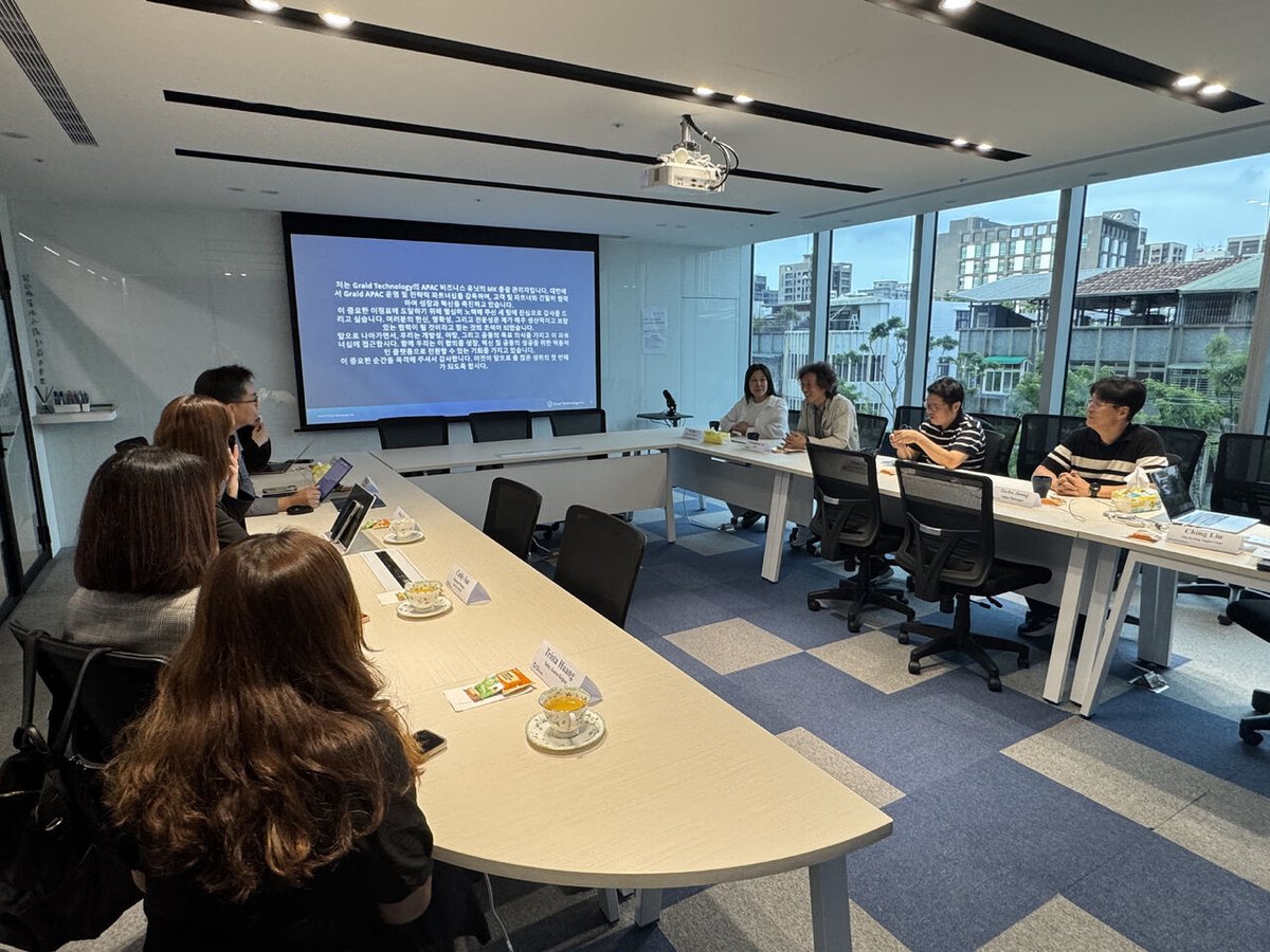 GigaComputing's tweet image. 🤝 Giga Computing x Graid Technology Inc. x Miruware
We’re excited to announce the signing of an MOU, marking the start of a strategic partnership to accelerate innovation and growth in South Korea.
Together, we will:
🔹 Ensure seamless integration of GPU-accelerated storage…