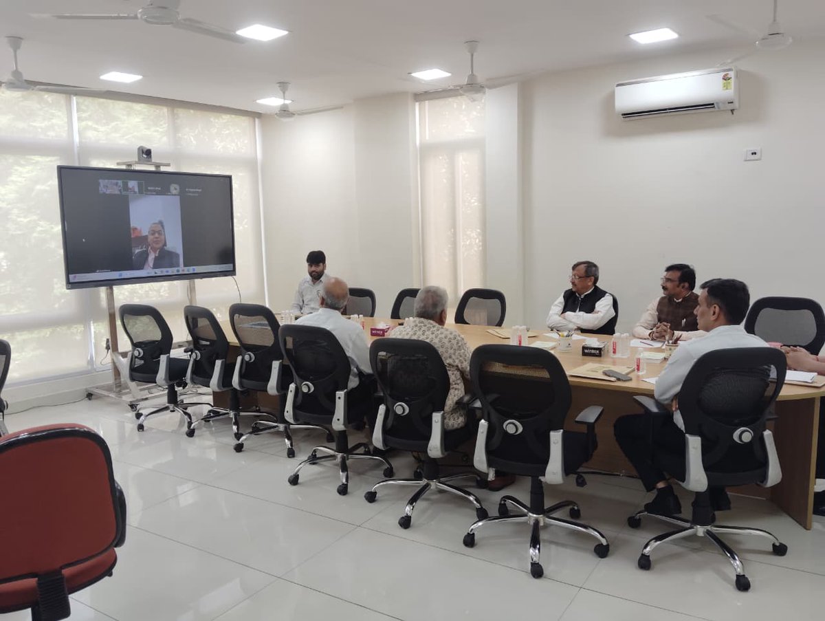 RrrlfKolkata's tweet image. @DrAPSingh_BHU has attended the Brainstorming discussion to prepare productive guidelines for Central Book Selection Scheme of RRRLF,held at @nbt_india today. Shri Arvind Kumar, JS(Libraries) @MinOfCultureGoI joined the meeting through Virtual Mode.
#BooksforAll
#LibrariesforAll