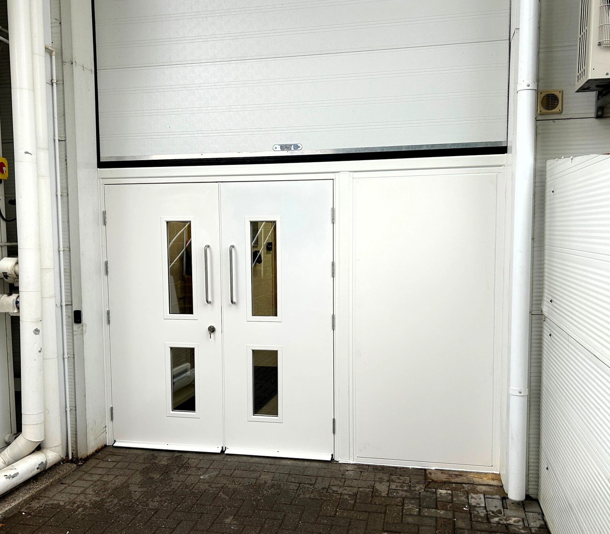 doordevelopment's tweet photo. F1 Team requiring some tweaks - however not with the engines but one of their doors
Manufacturing a custom steel frame to install a heavy duty double door set with a steel infill to the side
#DoorsSimplified #F1 #IDDL #NorthWest #Midlands #NorthEast #NorthWalesSocial #Cheshire https://t.co/RupCFKkVMy