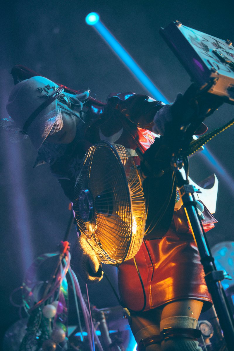 ／ 
ずっと真夜中でいいのに。のライブレポートを公開📢
＼

＜ライブレポート＞ずっと真夜中でいいのに。、完全自主制作で16,000人規模の会場を満員に――万博を熱狂させた【オモテEXPO 2025「名巧は愚なるが如し」】
billboard-japan.com/d_news/detail/…

#オモテEXPO 
#ずっと真夜中でいいのに
#ずとまよ