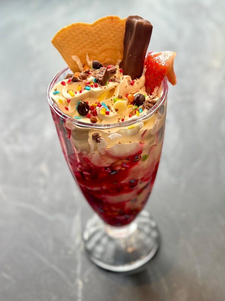 🍖 SUNDAY CARVERY 🥩

 📅 Sunday 21st September 
🏰 Maesgwyn Hall 

🔥 Choose from beef, turkey, gammon &amp; pork! 
🥔 Yorkies, roasties, veg &amp; gravy included 

💰 Adults £15 | Kids £9 | Mega Plate £19 

👨‍👩‍👧‍👦 Perfect family Sunday feast! 

📞 BOOK NOW