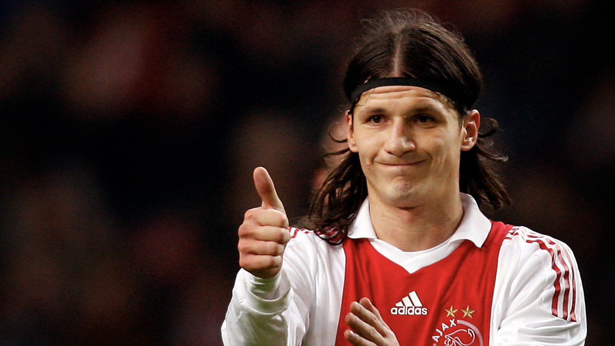 PantelicPodcast's tweet photo. De enige echte Marko Pantelic is jarig vandaag! 🎂

Cultspits pur sang en uiteraard onze naamgever!

Vorig seizoen namen we een podcast met hem op. Die vind je hier:
Spotify: https://t.co/863TV51vph
YouTube: https://t.co/S9rNOBDebv https://t.co/FazMNeBFQa